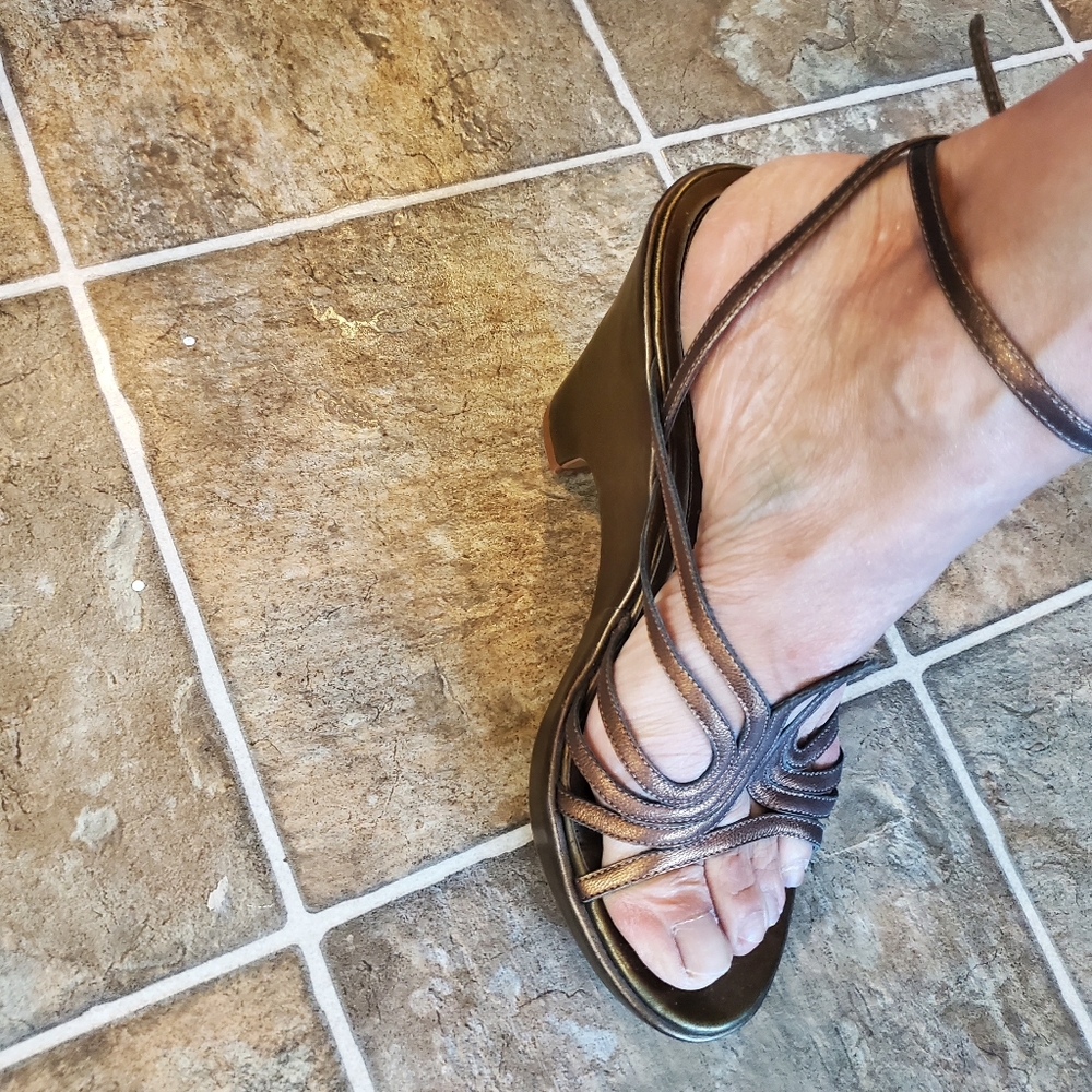 Shoes - Picture 5 of 11